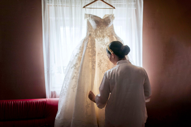 „Greškom kupljena, greškom nošena“: Oglas za prodaju venčanice zapalio mreže