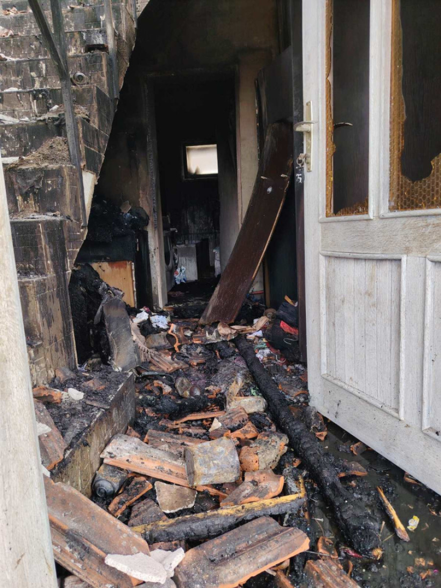 Plamen je sve progutao, izneli smo samo par džakova dečijih stvari: Požar uništio kuću porodice Todorović u selu Bresnica (FOTO)