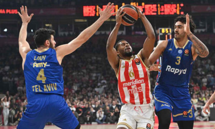 Drama na nebu iznad Beograda: Pokvario se avion sa košarkašima - prinudno morao da sleti!