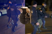 Teroristička jedinica hapsila tinejdžera! Ispod jakne krio opasno ubojito sredstvo, pa šetao po Beogradu