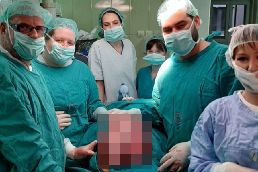 Srpski hirurg koji svakodnevno spasava živote: Priča o dr Vasku Tošiću (FOTO)