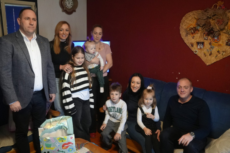 Sve više dece u dragačevskim selima: Pozitivna demografska slika stiže iz Lučana, u goste kod meštana stigla resorna ministarka (FOTO)