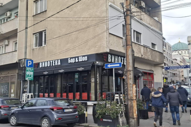 Ekipa 24sedam u centru dešavanja na Vračaru! Poznata vinoteka opkoljena policijom - iznosi se kašikara! (FOTO/VIDEO)