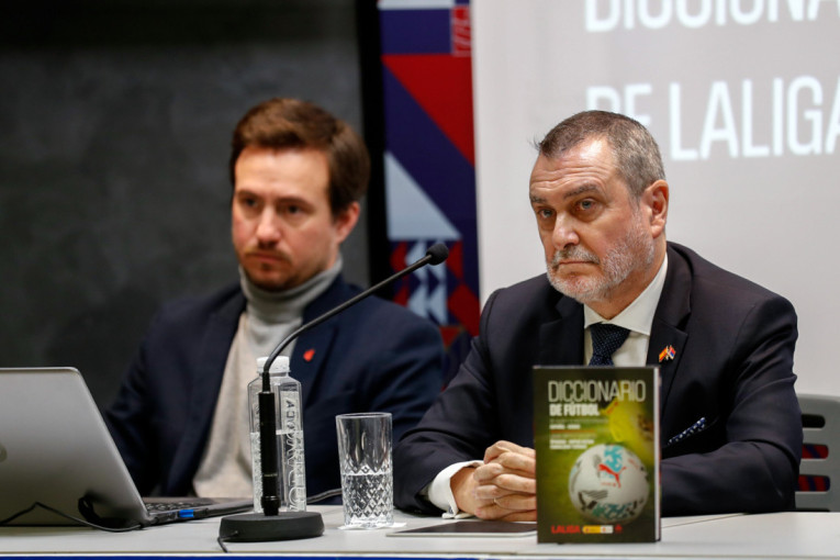 Predstavljen špansko-srpski fudbalski rečnik: Direktor ACG, Nebojša Žugić, ističe značaj sporta, jezika i kulture! (VIDEO)