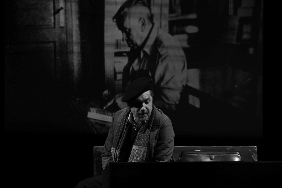 Kad Ćopić rasplače sa scene – Devedeset minuta glumačke bravure Nebojše Milovanovića