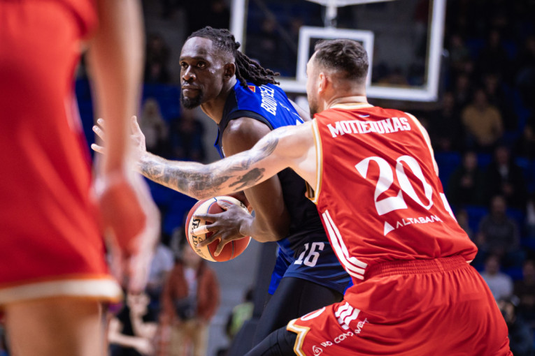 Zvezdin brejk u Morači! Budućnost bez rešenja za Izundua!