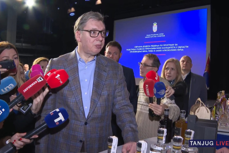 Predsednik Vučić na ceremoniji u Ložionici: Podrška domaćim proizvođačima (VIDEO)