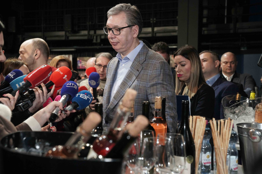 Vučić se sastao sa Dodikom: Sa zanimanjem saslušao njegove impresije o poseti Americi