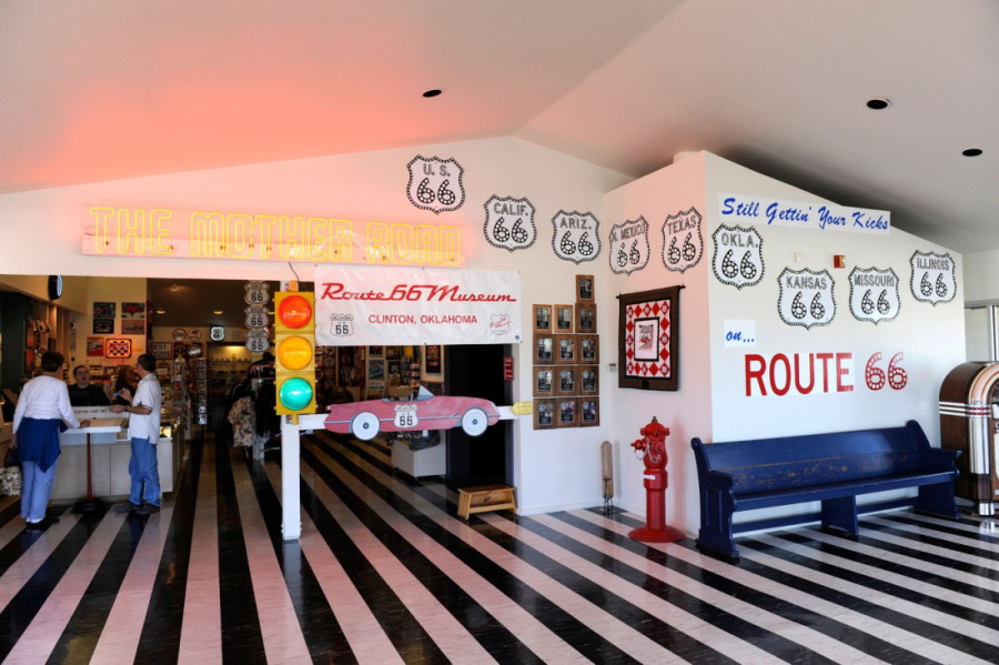 Američki simbol slobode i avanture puni 100 godina: Legendarna Ruta 66 krije ovih 10 neverovatnih tajni (FOTO)