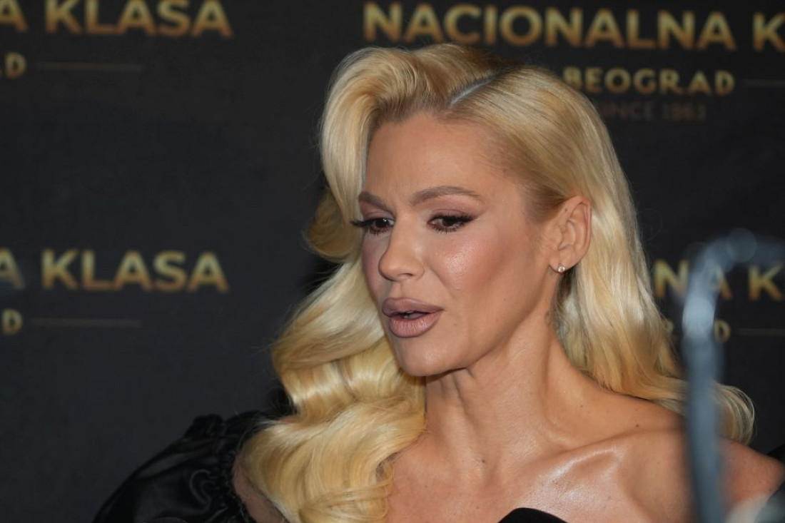 Hit cenovnik Nataše Bekvalac! Sestra ju je otkucala (FOTO)