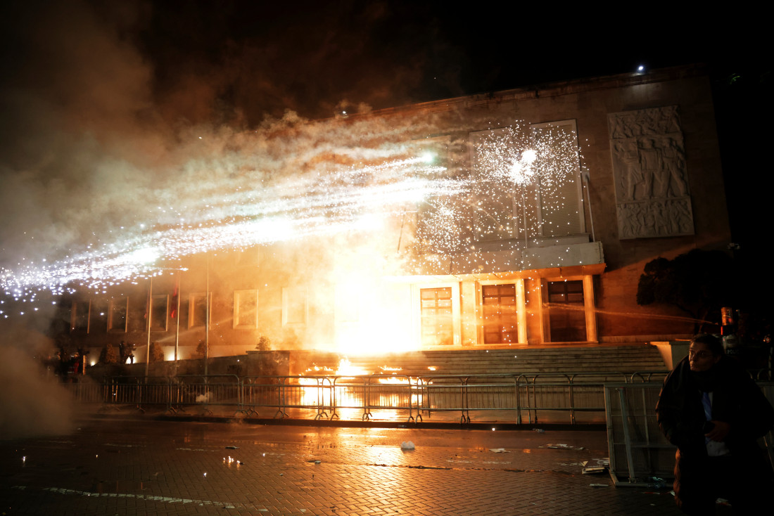 Devojka u haljini izvršila masakr u školi?! Kanadska policija još neće da saopšti identitet (VIDEO)