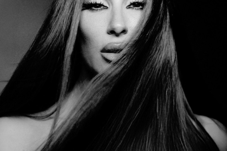 Iz prvog reda Sava Centra Senidah poručuje: “U meni je sunce”