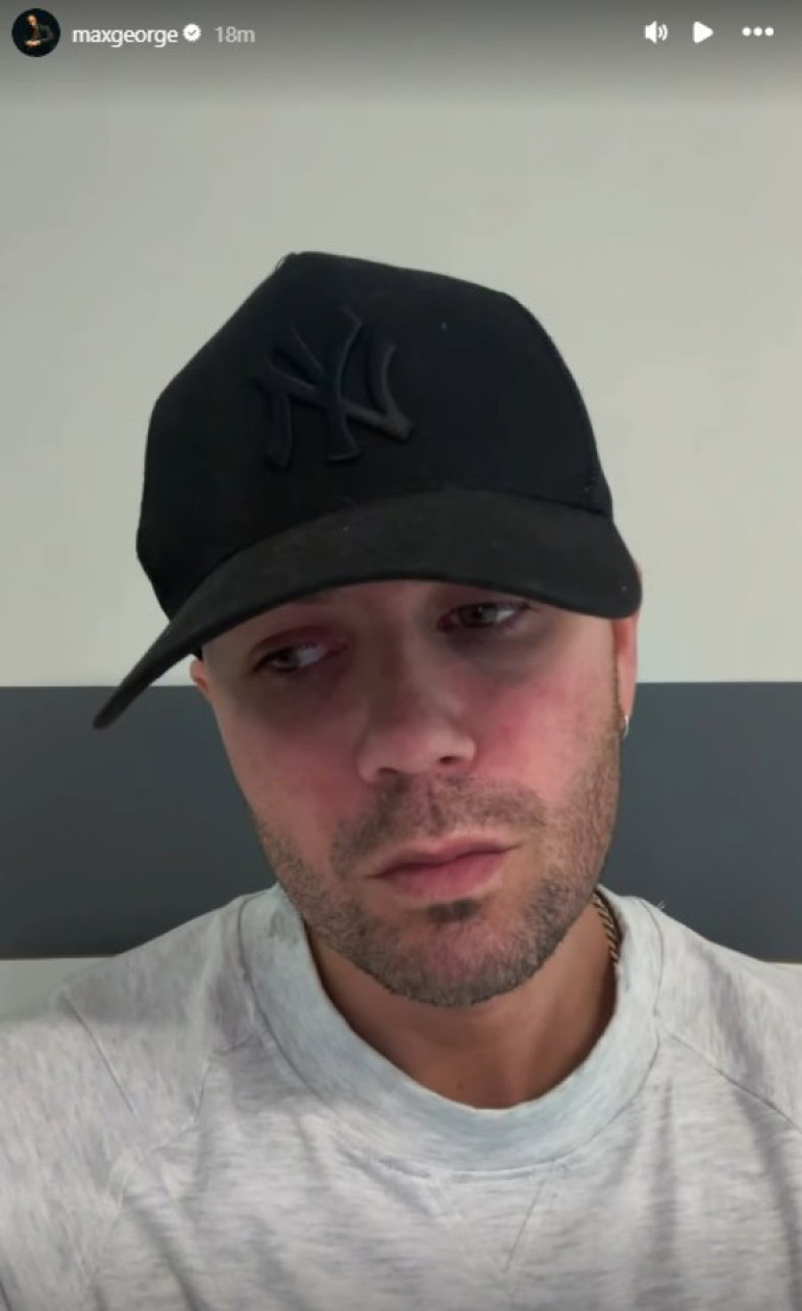 Pevač hitno prevezen u bolnicu: Isplivali detalji drame! (FOTO)