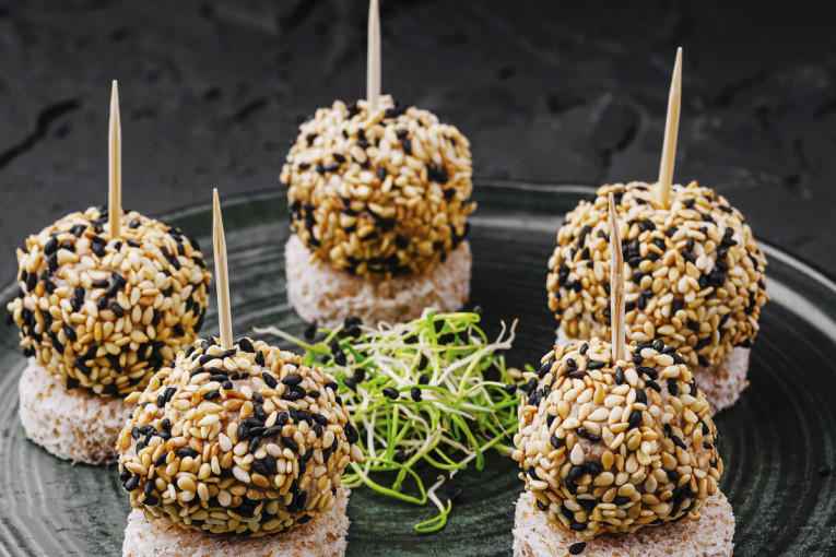 Recept dana: Brze slane kuglice od samo nekoliko sastojaka odmah će postati vaš omiljeni zalogaj