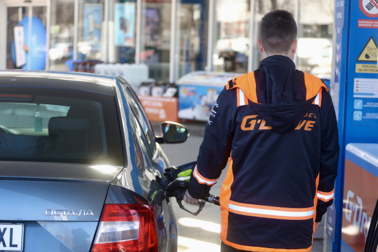 Dobre vesti za vozače: NIS pumpe stabilno snabdevene, građani sve više plaćaju IPS-om!