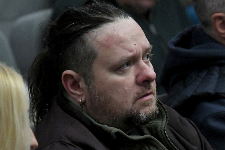 Primitivizam bez granica: Vidojković besramno izvređao SPC i vernike