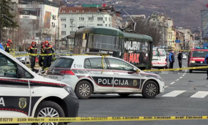 Devojčici amputirana noga, jedna osoba poginula! Ovo je mogući razlog iskakanja tramvaja u Sarajevu
