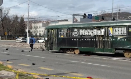 Tramvaj iskočio iz šina u Sarajevu! Ima mrtvih (VIDEO)