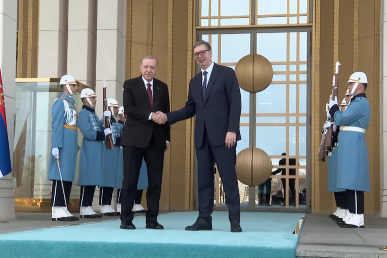 Vučić stigao u Predsedničku palatu: Sledi sastanak sa Erdoganom