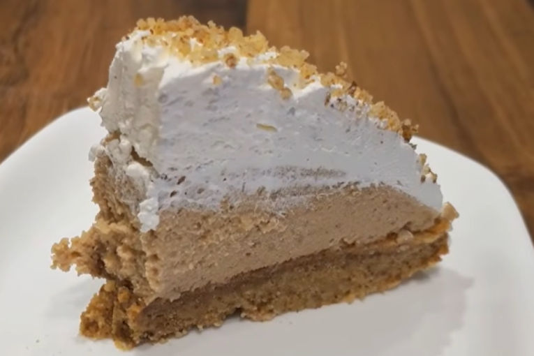 Recept dana: Bomba torta je starinska poslastica sa orasima, topi se u ustima
