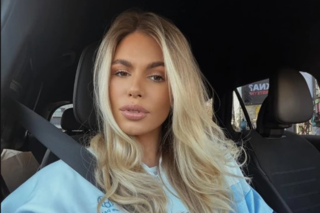 Žena našeg pevača čeka treće dete: Pokazala kako izgleda u petom mesecu (FOTO)