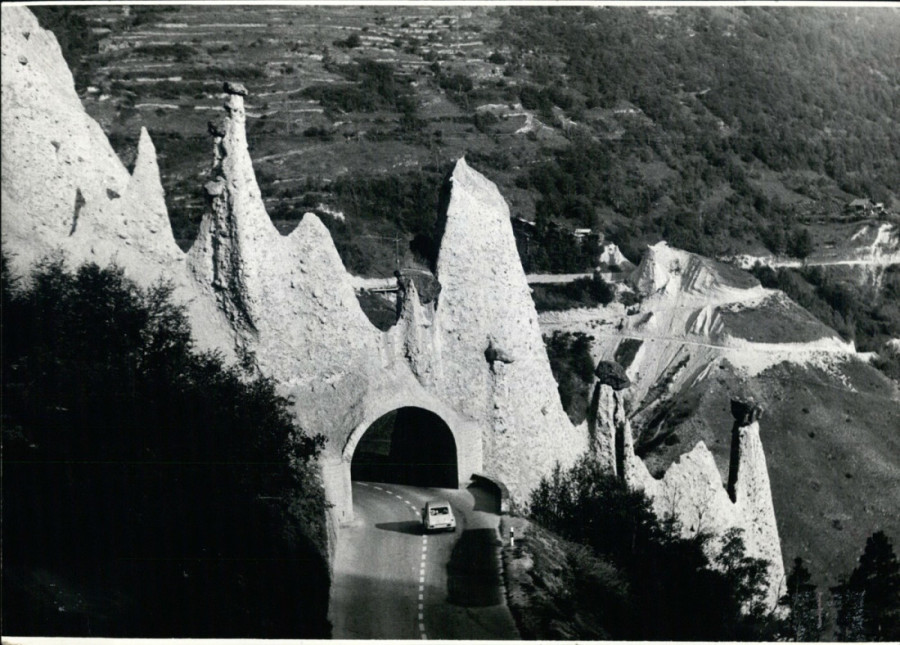 Švajcarske piramide: Kameni čuvari doline koji izgledaju kao da su iz drugog sveta, a zapravo su svedoci burne istorije planete (FOTO)