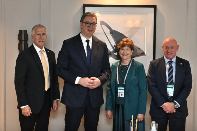 Susret sa prijateljem Srbije: Vučić sa Grenelom (FOTO)