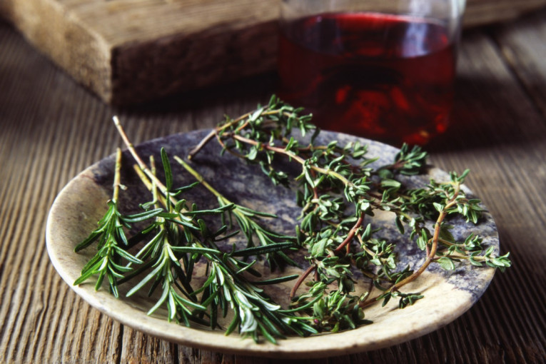 Naučno otkriće koje ostavlja u šoku: Analiza bočice stare 1.900 godina otkriva metode lečenja drevnih Rimljana (FOTO)