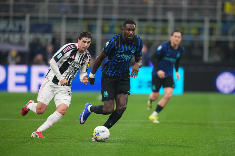 Lajovićeva povreda je sve zabrinula, ali se Dušan pobedom vratio u takmičarski ritam