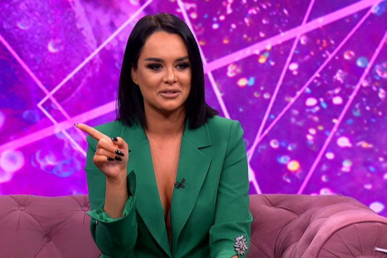 Skoro pa gola! Tijana Milentijević ponovo diže pritisak muškarcima vrelim izdanjima: Ovo je baš bezobrazno (FOTO)