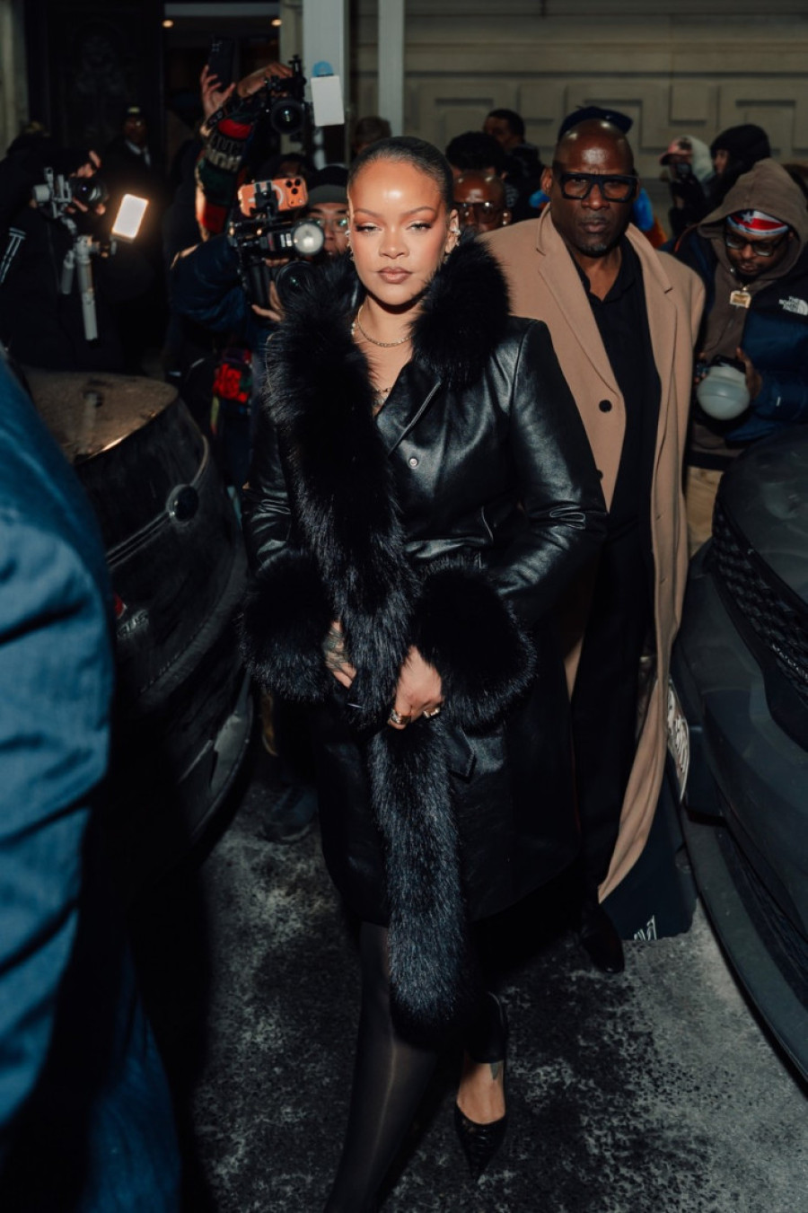 Rijanin modni tvist koji niko nije očekivao: Od struka naviše modni glamur, a dole - detalj koji je sve iznenadio (FOTO)