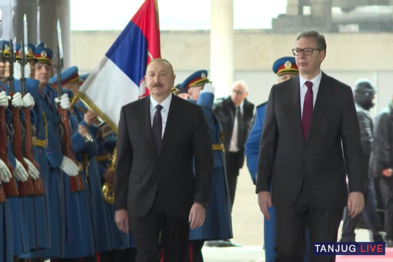 Svečanost ispred Palate Srbija: Vučić dočekao Ilhama Alijeva, predsednika Azerbejdžana (FOTO/VIDEO)
