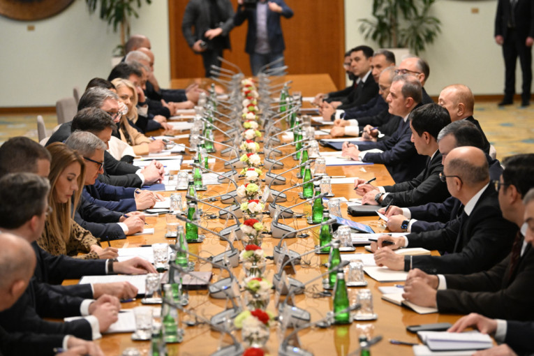 Vučić i Alijev se obratili javnosti: Potpisana serija ključnih sporazuma, potvrđeno prijateljstvo Srbije i Azerbejdžana