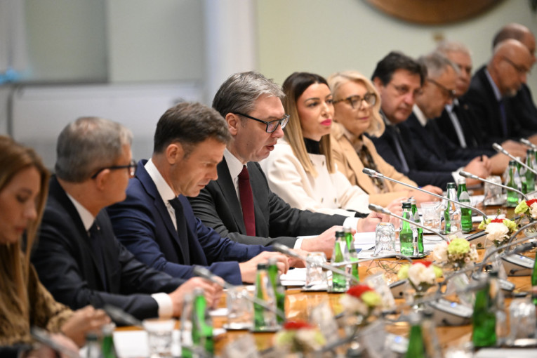 Vučić i Alijev se obratili javnosti: Potpisana serija ključnih sporazuma, potvrđeno prijateljstvo Srbije i Azerbejdžana