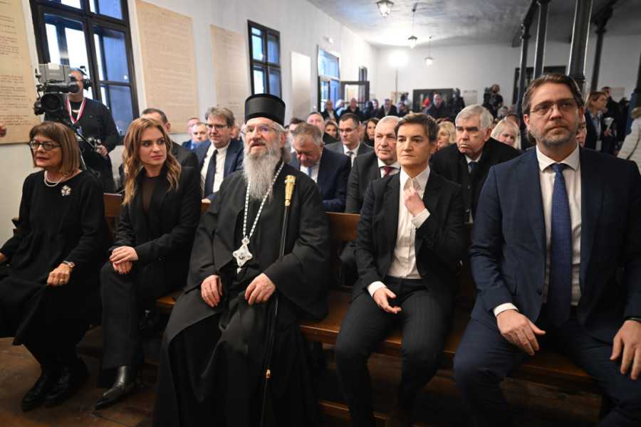 Svečana akademija u Kragujevcu, Brnabić poručila u besedi: Ispred svakog od nas jedan cilj i zavet, to je Srbija (FOTO/VIDEO)