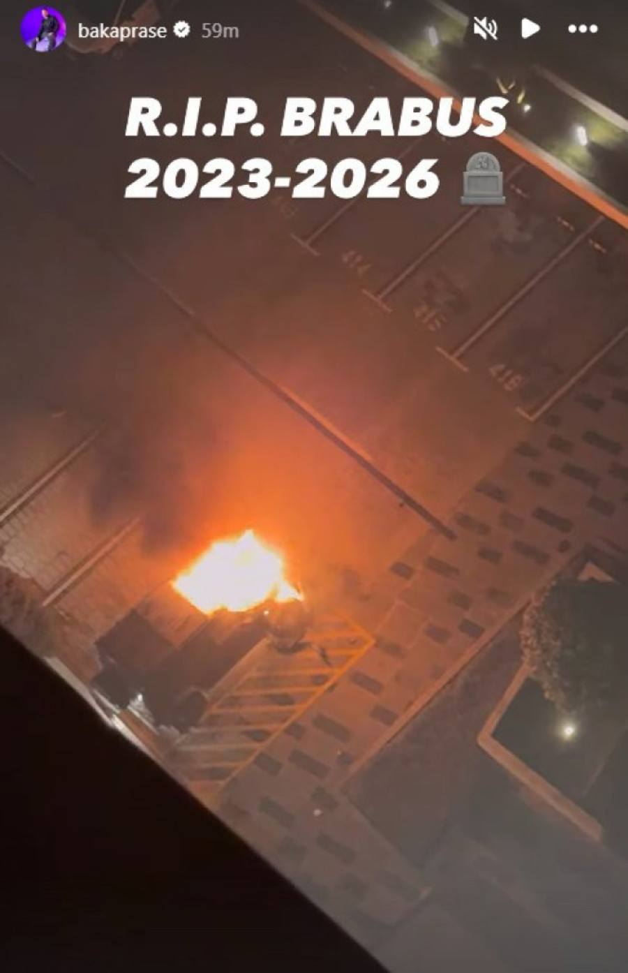 Zapaljen automobil Bake Praseta od pola miliona evra! (VIDEO)