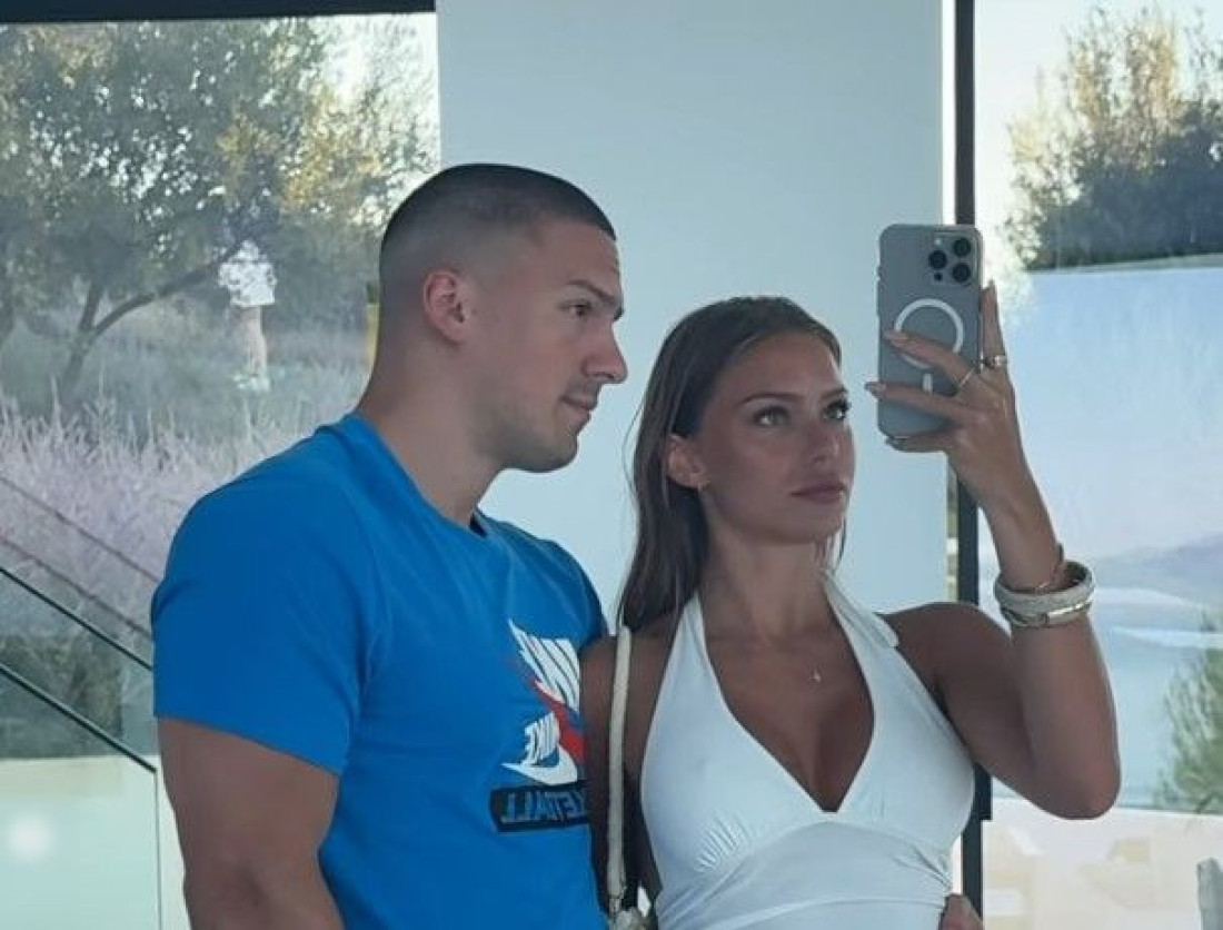 Baka Prase se javno obratio reketašima: Objavio fotke pored ugljenisanog džipa od 500.000 evra!