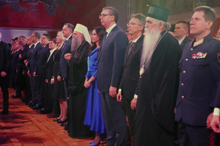 Vučić uručio odlikovanja: Odlikovani mitropolit bački, posthumno Đuro Raca, rudar, majka petoro dece, Bekuta, Snežana Đurišić...