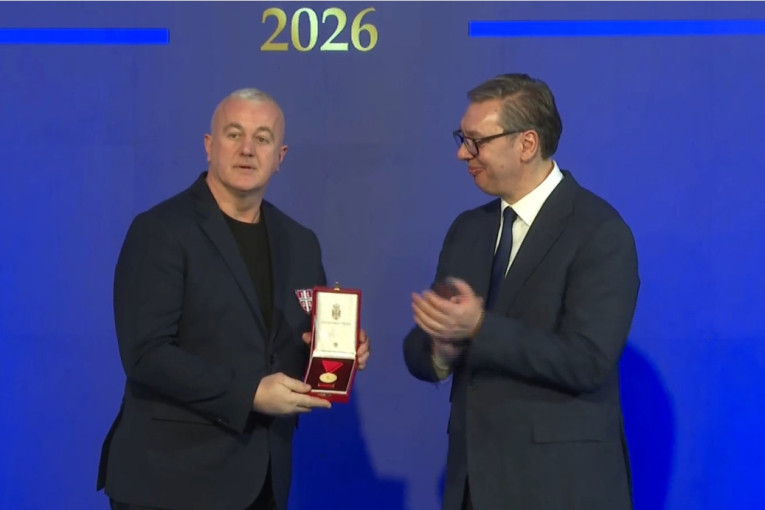 Vučić uručio odlikovanja: Odlikovani mitropolit bački, posthumno Đuro Raca, rudar, majka petoro dece, Bekuta, Snežana Đurišić...