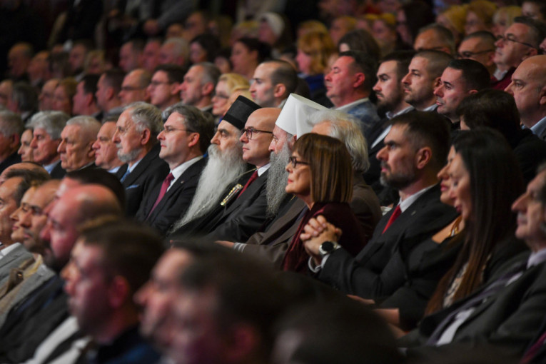 Ni salu nisu mogli da utišaju, ni narod da uplaše