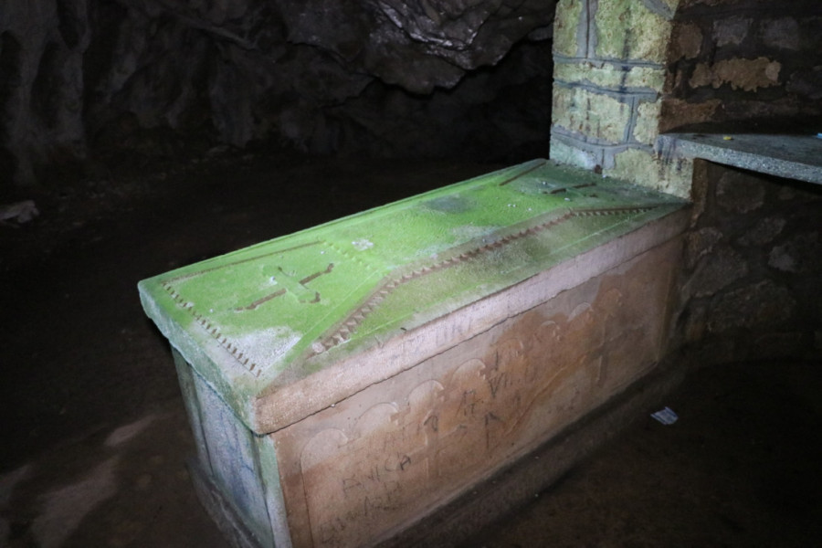 Ovo je jedina pećina crkva u Srbiji, u njoj ugušeno 300 Srba. Kađenica čuva krvavu istoriju od zaborava (FOTO)