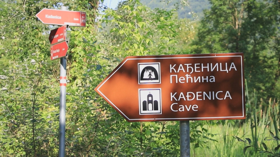 Ovo je jedina pećina crkva u Srbiji, u njoj ugušeno 300 Srba. Kađenica čuva krvavu istoriju od zaborava (FOTO)