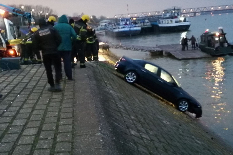 Izvučen je! "Alfa" na obali Dunava, počinje istraga (FOTO/VIDEO)
