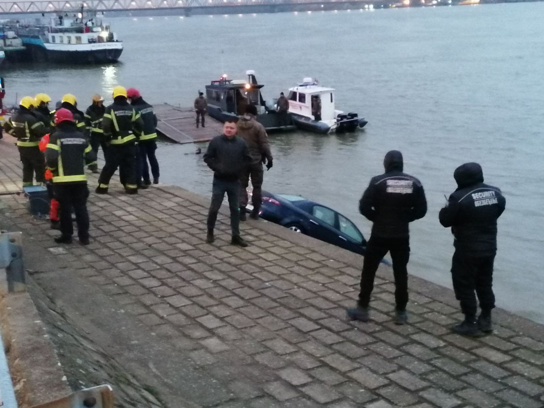 Izvučen je! "Alfa" na obali Dunava, počinje istraga (FOTO/VIDEO)