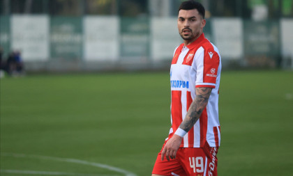 Oglasio se Radonjić nakon suspenzije: Crveno-bela srca i misteriozna poruka!