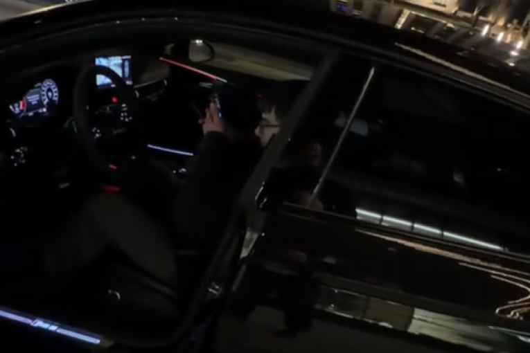 Gest koji je raznežio Srbiju: Dečak slikao luksuzni auto, a onda je usledilo iznenađenje (VIDEO)