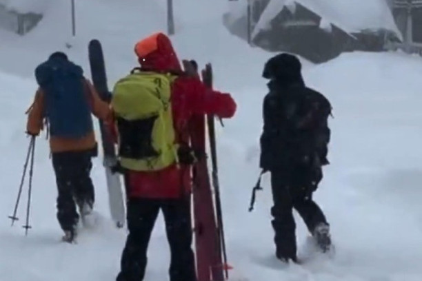 Nezapamćeno nevreme u Rumuniji: Sneg preko 40 cenimetara, 200.000 domaćinstava bez struje (VIDEO)
