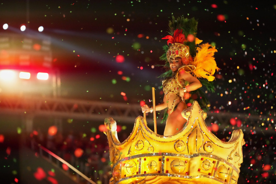 Magični Rio gori od ritma: Takmičarski deo Karnevala završen, grad čeka šampiona, a spektakl boja i plesa još traje (FOTO)