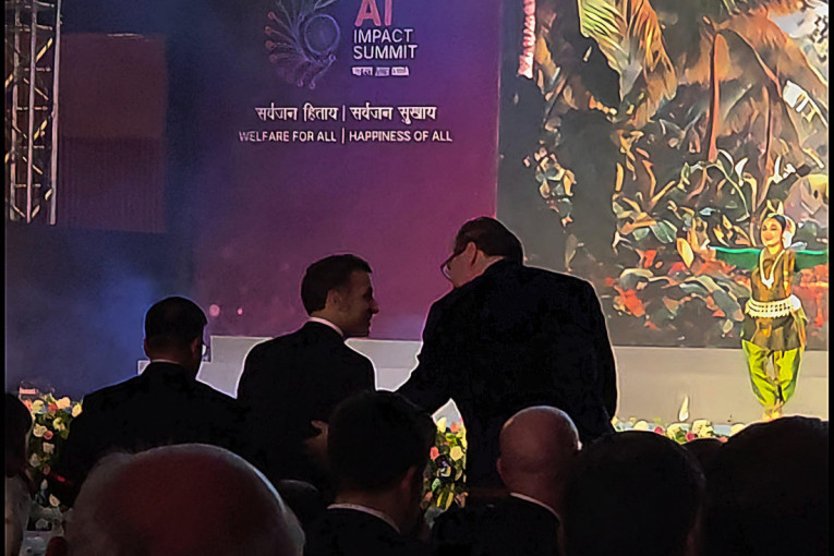 Vučić sedi pored Makrona na večeri koju Modi organizuje (FOTO/VIDEO)