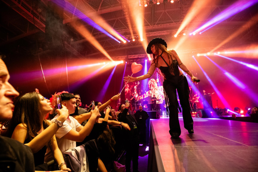 Senidah pred koncert u SPENS-u poslala jaku poruku Novosađanima: “Spremite se, biće luda noć!”